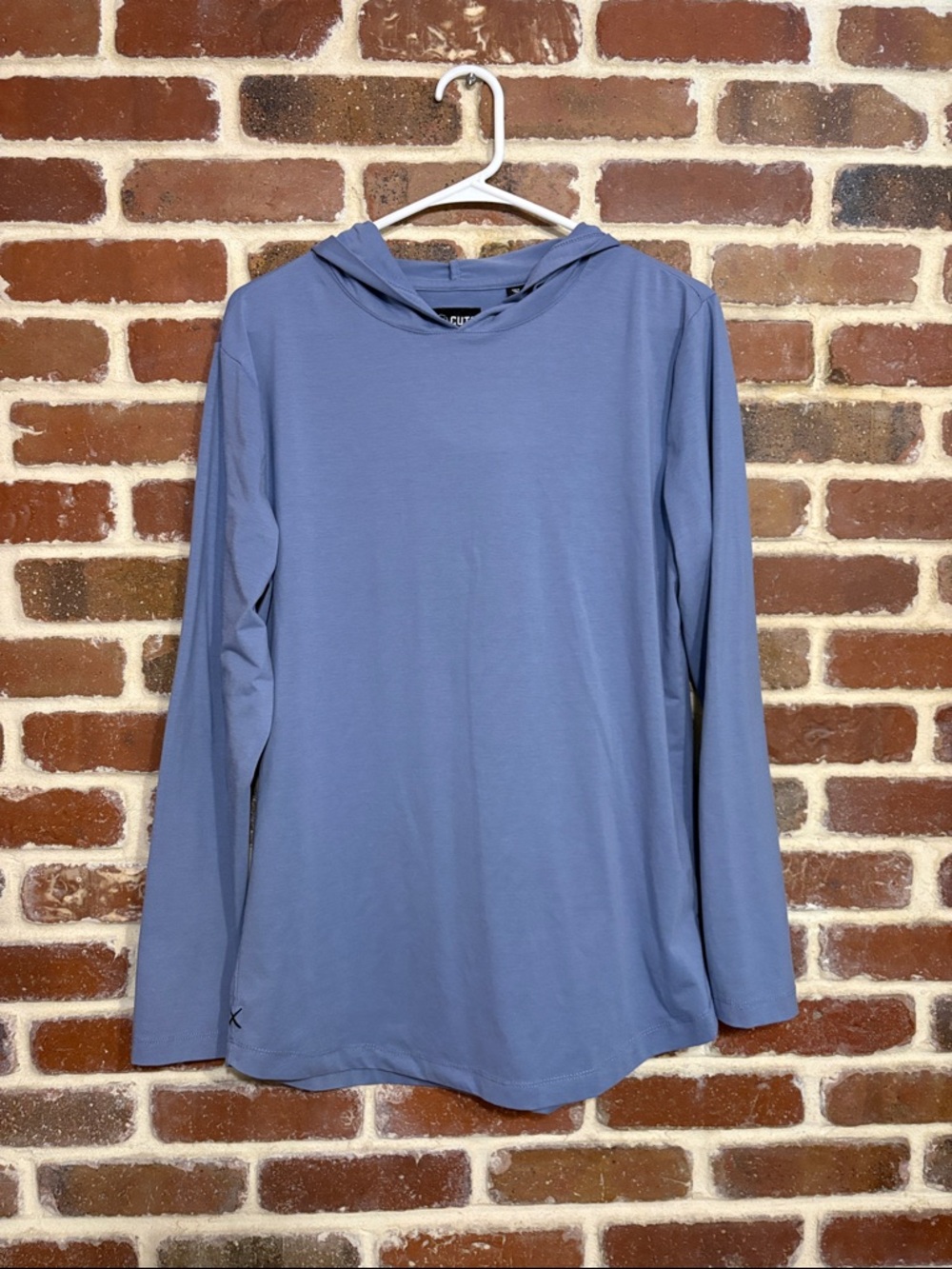 Cuts Light Blue Long Sleeve Hooded Tee size medium